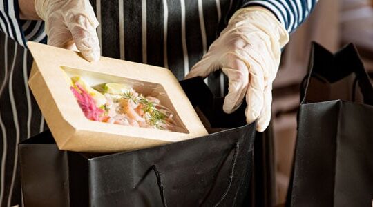 pourquoi-opter-pour-la-livraison-de-repas-a-domicile